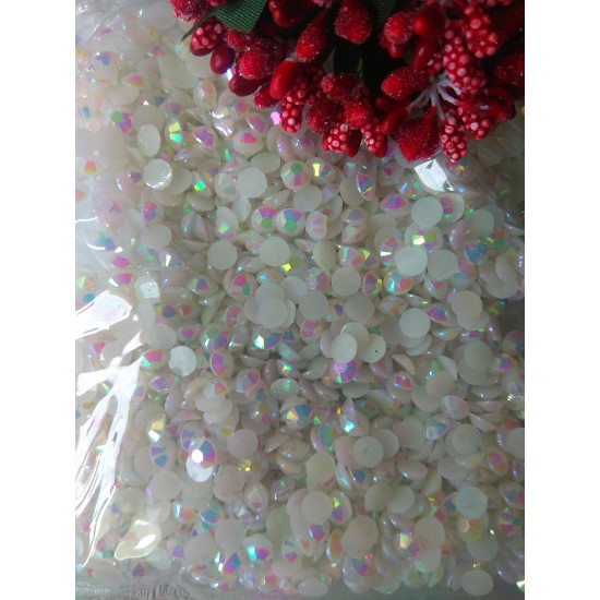 Стразы пластиковые 6 мм, цена за 10 гр